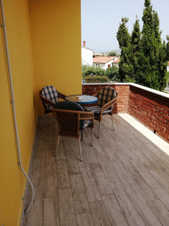 Apartmani Nevera Крк Экстерьер фото